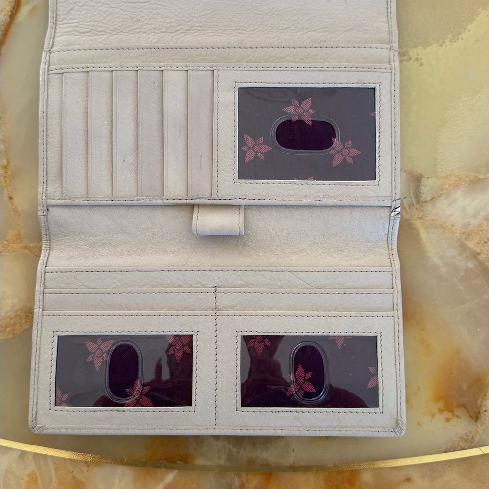 Anuschka Cardinal Family handpainted trifold woman’s wallet/clutch - Picture 4 of 12